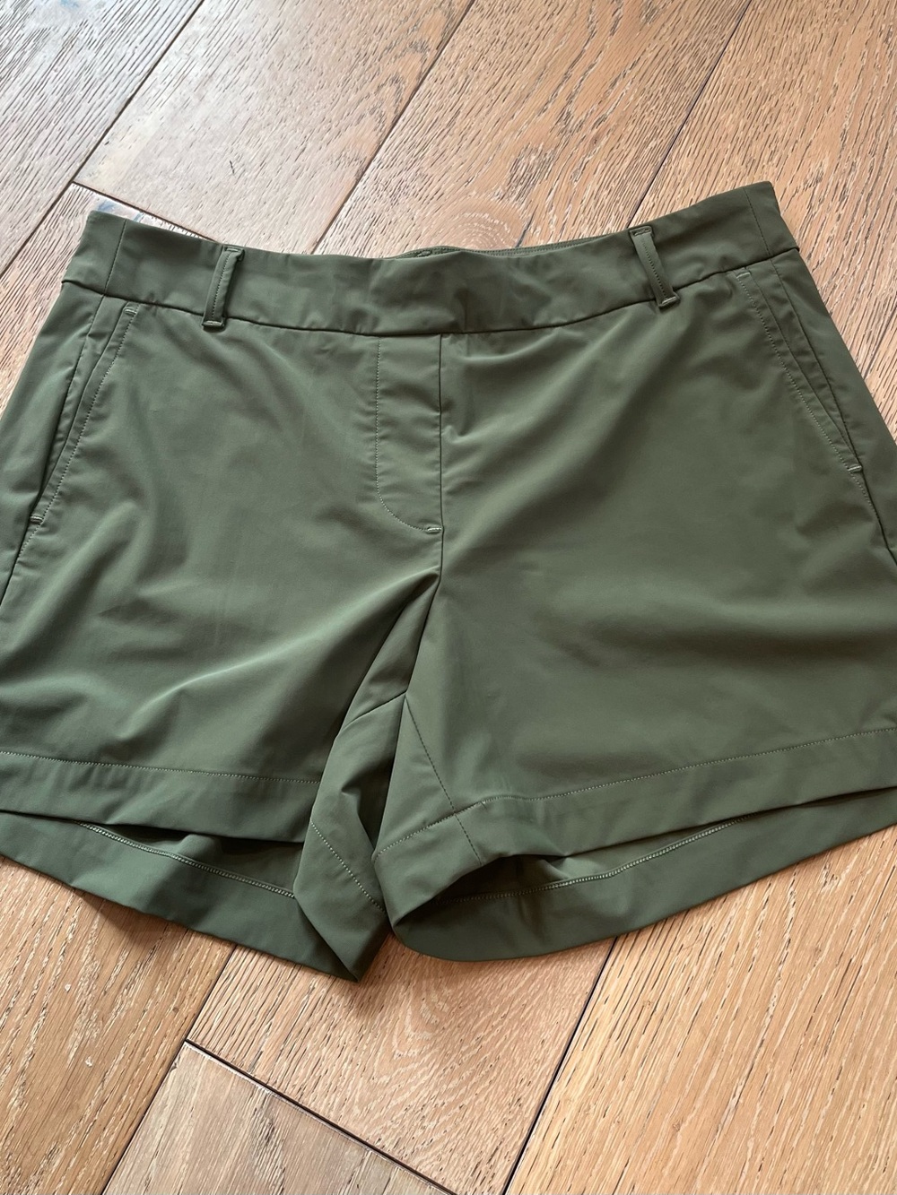 SPANX Shorts Sunshine Solution 5-Loop Canopy Green 2-Pocket UPF 50+ Size MEDIUM